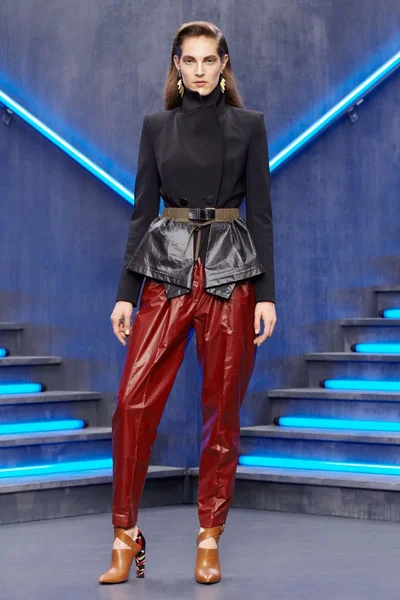 Look 7